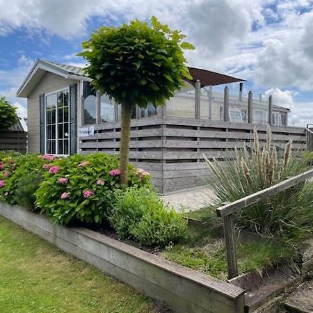 Chalet Makkum C99B Met Prive Gelegen Tuin Aan Het Water Ngoại thất bức ảnh