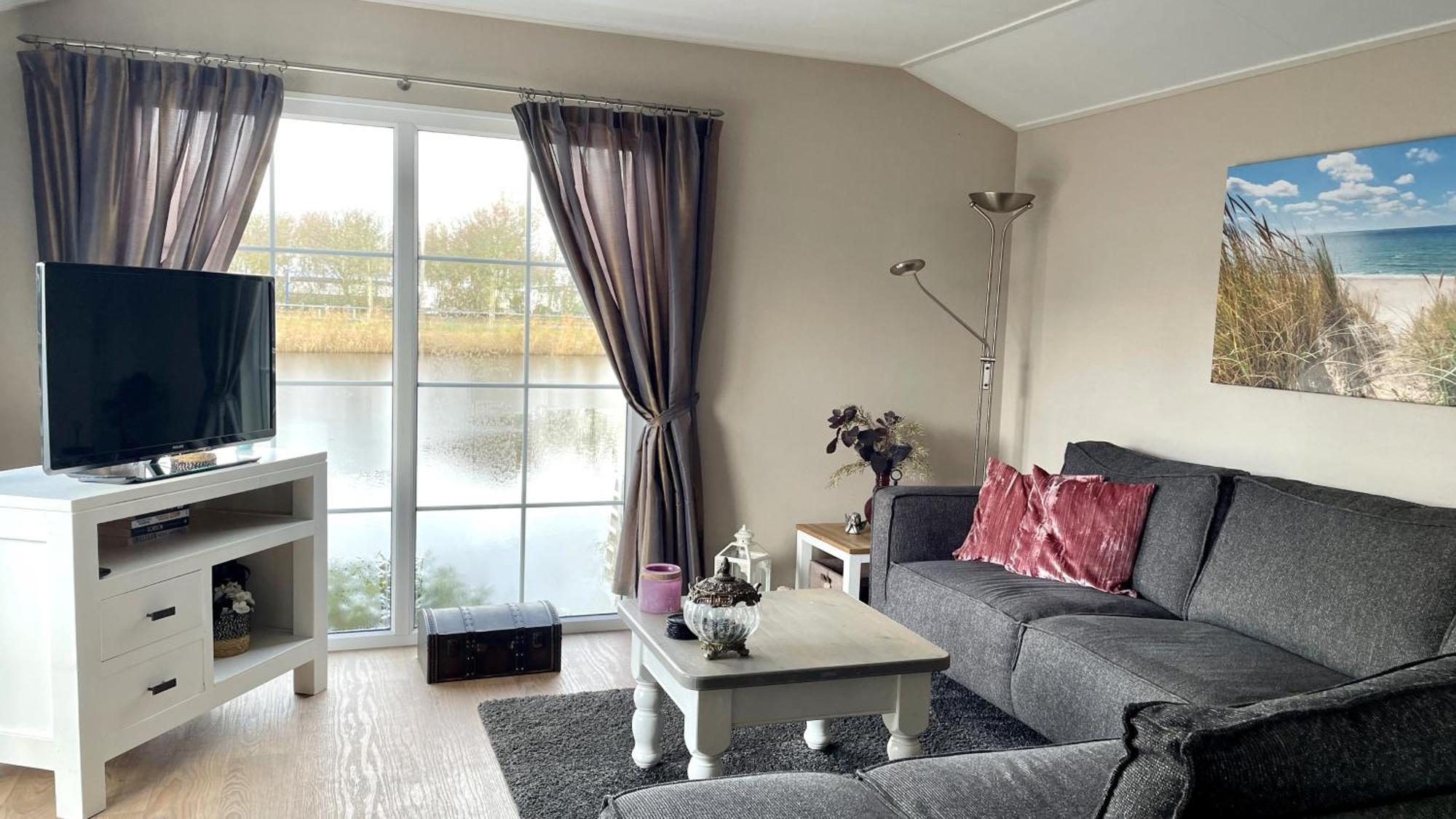 Chalet Makkum C99B Met Prive Gelegen Tuin Aan Het Water Ngoại thất bức ảnh
