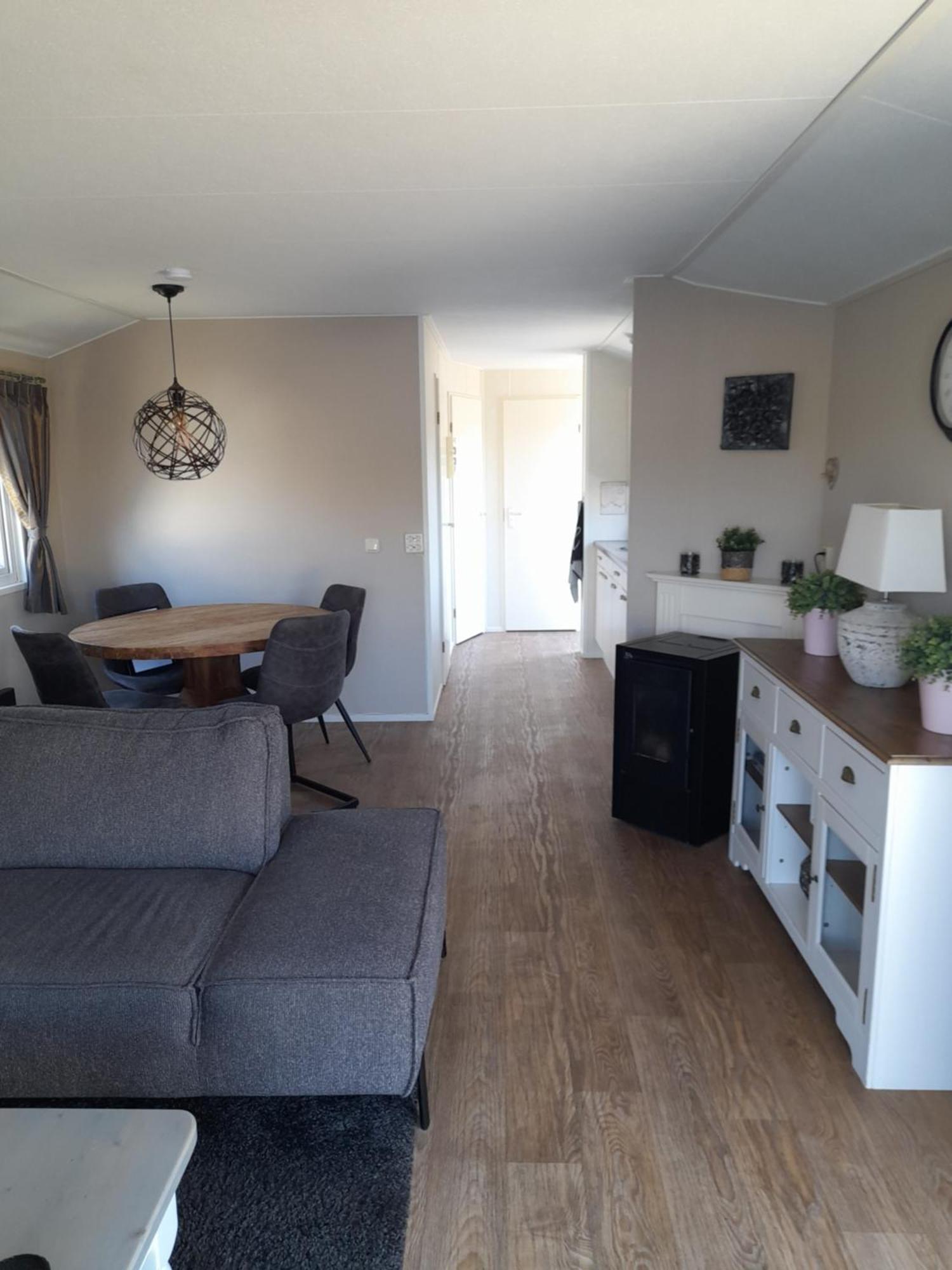 Chalet Makkum C99B Met Prive Gelegen Tuin Aan Het Water Ngoại thất bức ảnh