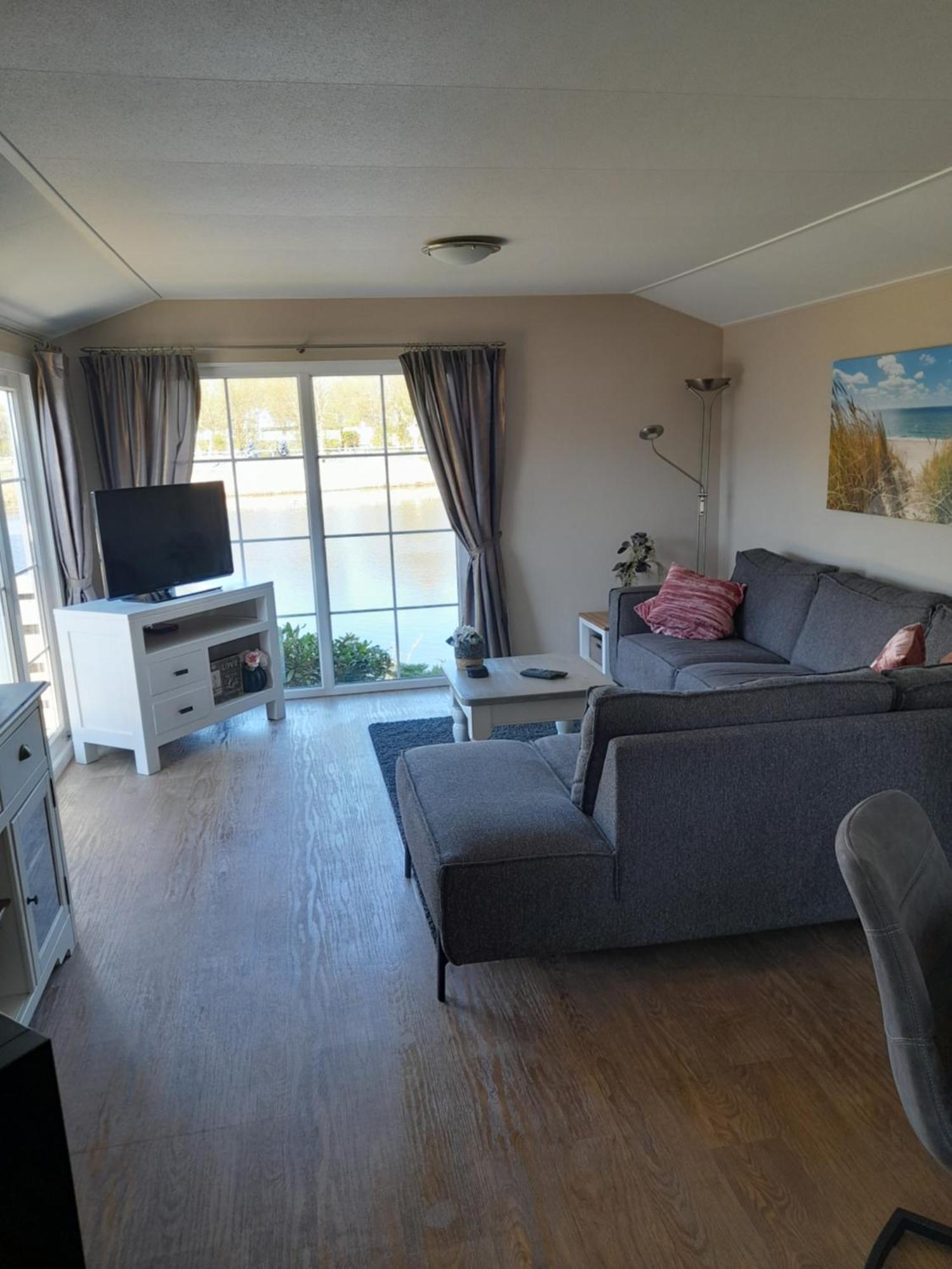 Chalet Makkum C99B Met Prive Gelegen Tuin Aan Het Water Ngoại thất bức ảnh