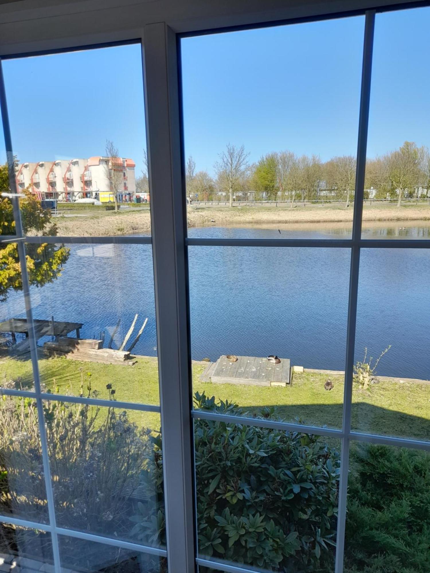 Chalet Makkum C99B Met Prive Gelegen Tuin Aan Het Water Ngoại thất bức ảnh