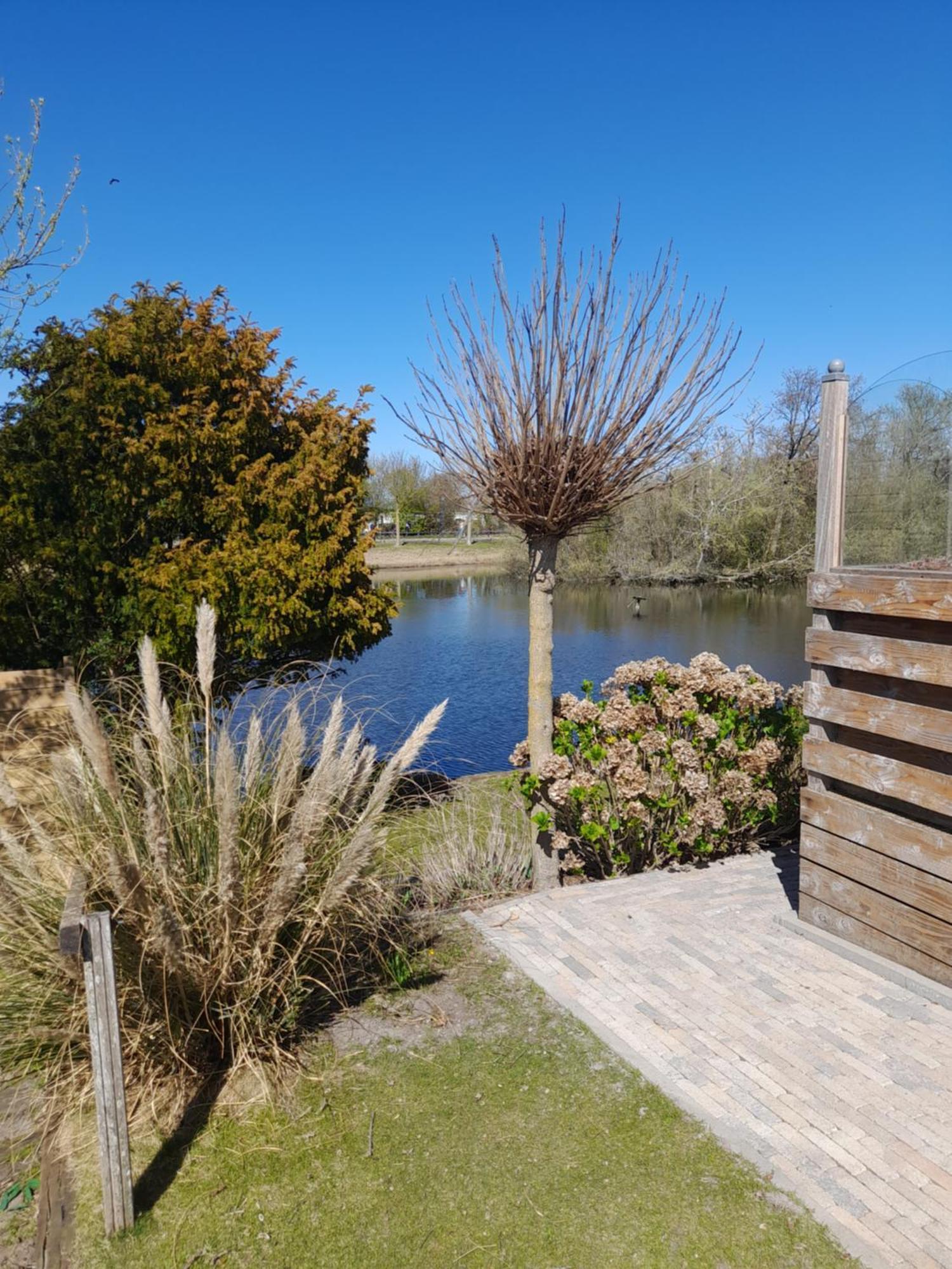 Chalet Makkum C99B Met Prive Gelegen Tuin Aan Het Water Ngoại thất bức ảnh