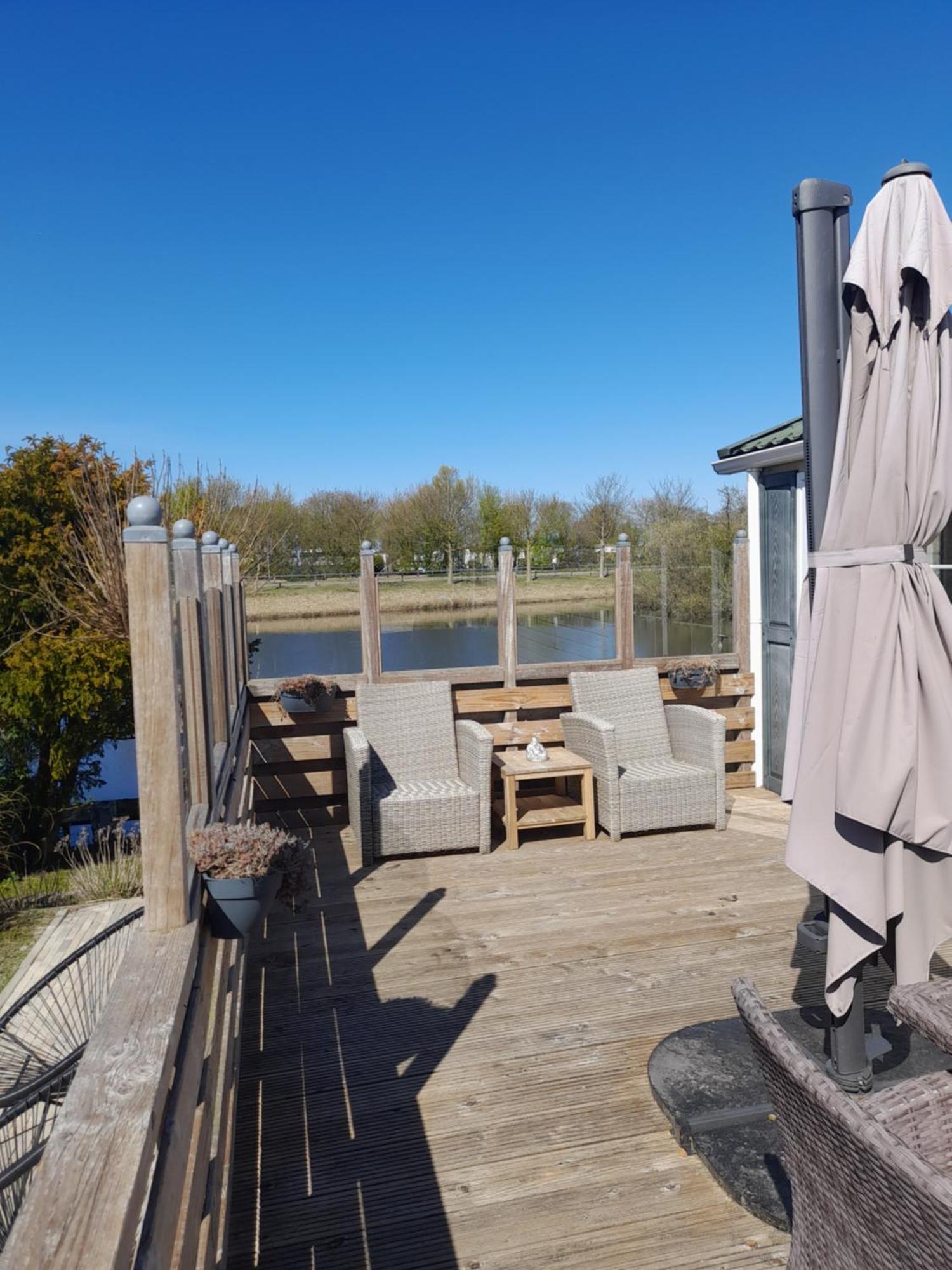 Chalet Makkum C99B Met Prive Gelegen Tuin Aan Het Water Ngoại thất bức ảnh